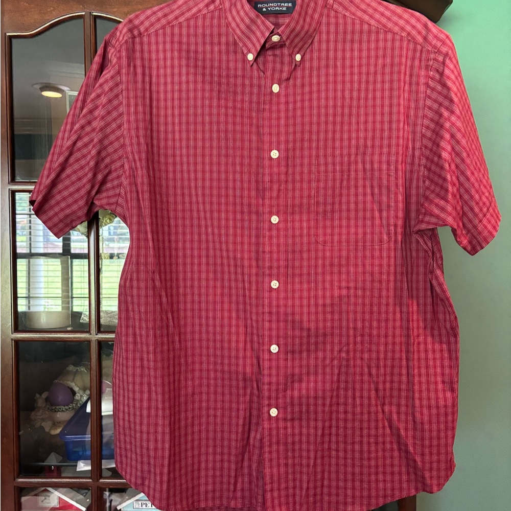 Roundtree and Yorke men’s short sleeve size  L